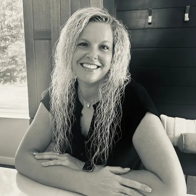 Andrea, Manager and Lead Designer at Ragan Cabinets in Eldon, Missouri.
